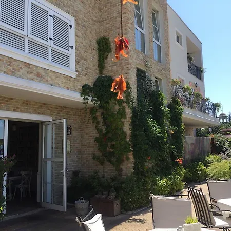 מלון The Step Family סאני ביץ'