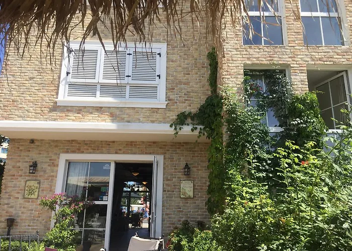 מלון The Step Family