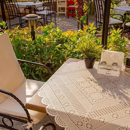 The Step Family Hotel 2*