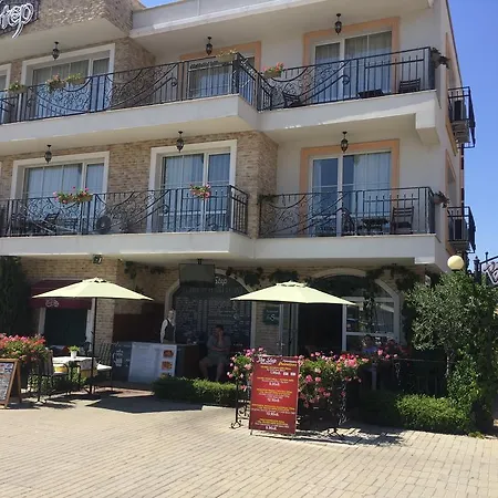 The Step Family 호텔 2*