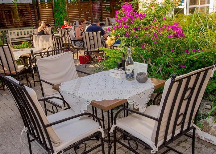 호텔 The Step Family 2*