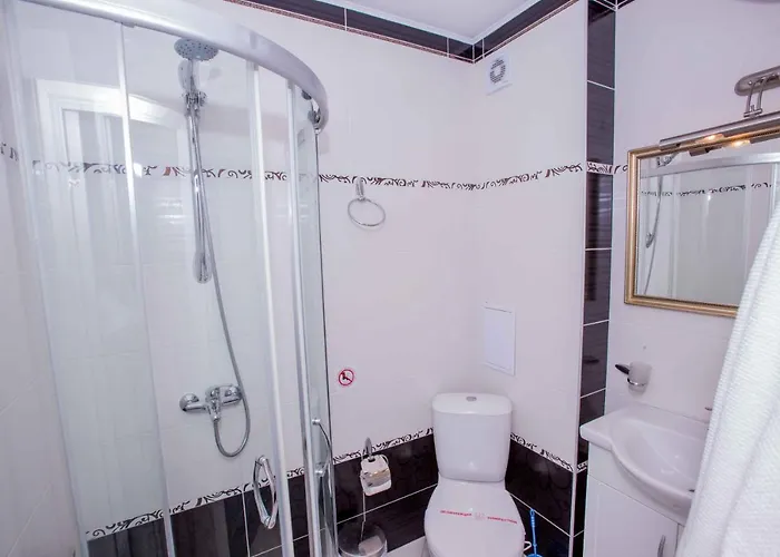 The Step Family 호텔