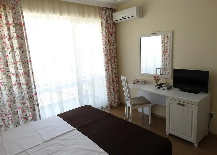 호텔 The Step Family 2*