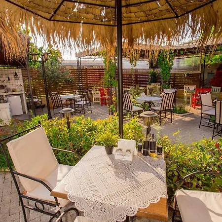 Hotell The Step Family