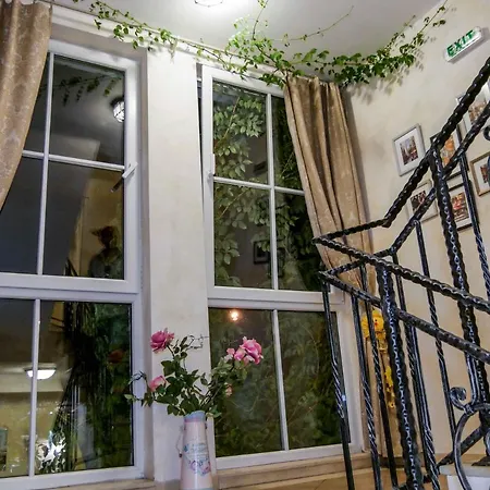 מלון The Step Family