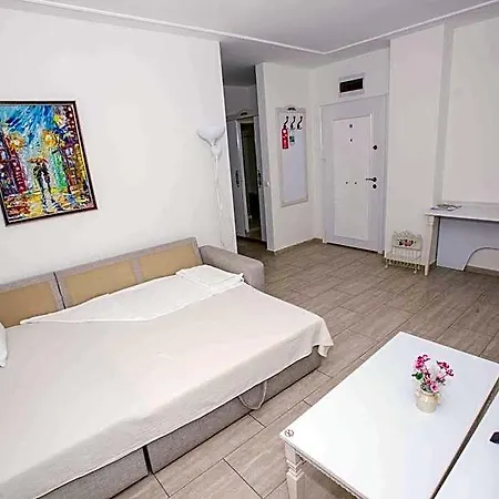 The Step Family Hotel 2*