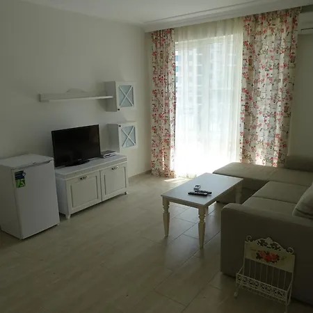 The Step Family 2* סאני ביץ'