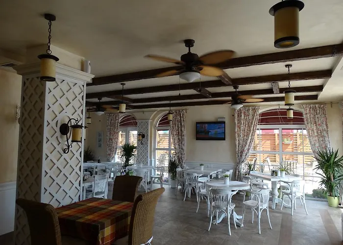 The Step Family Szálloda Napospart